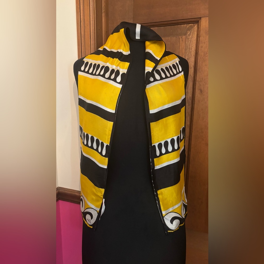 StylishYellow and Black Silvia Women's Scarf